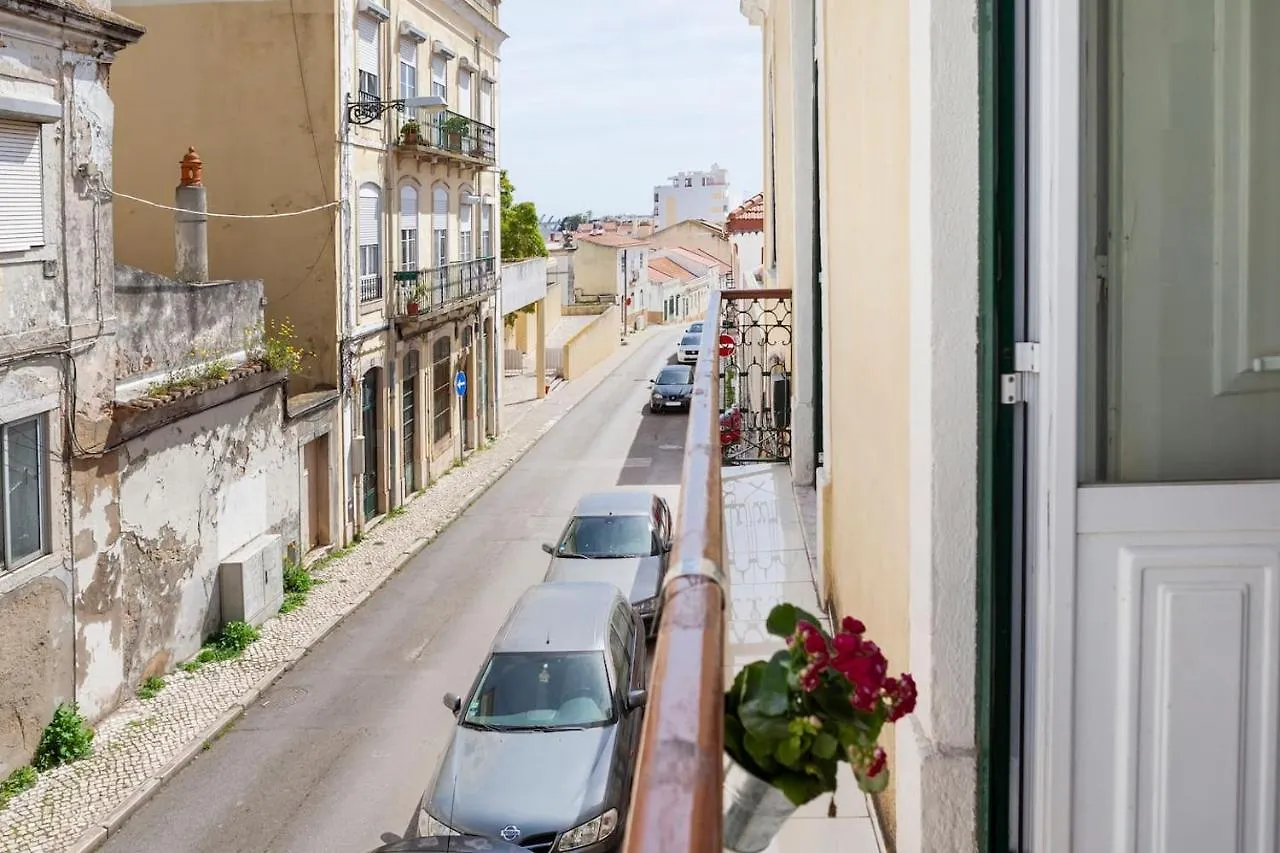 2 Bedroom Apartment For 4 People With Free Public Parking Lisboa البرتغال