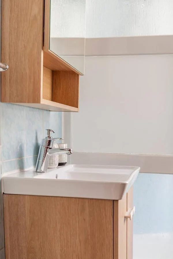 2 Bedroom Apartment For 4 People With Free Public Parking Lisboa